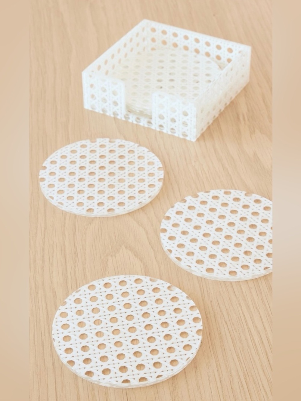 Kim Seybert White Reed Coaster Set of 6 - Picture 6 of 7